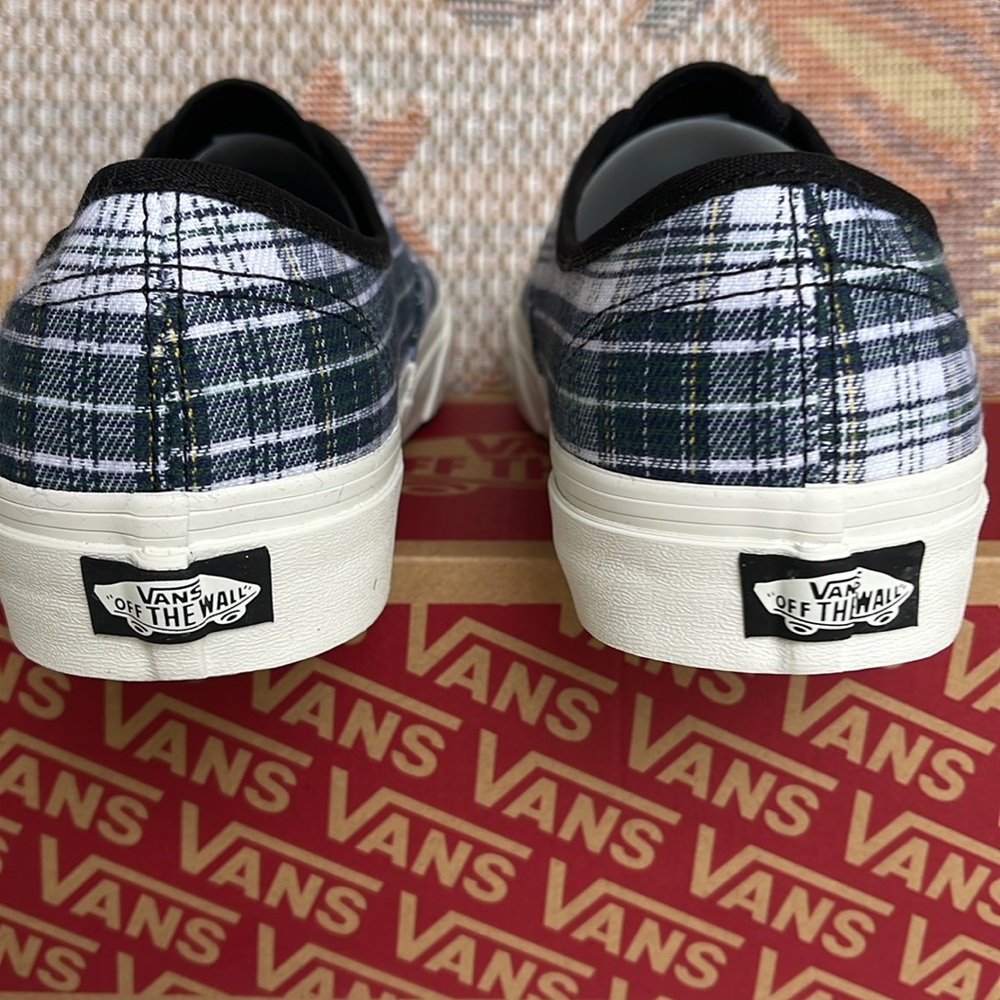 Vans WMNS Authentic
Grunge Plaid Multi
VN0009PVBMB
Sneakers - Picture 4 of 16